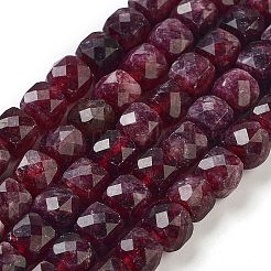 天然石ホワイトジェイドビーズ連売り  多面カット  染め  キューブ  暗赤色  7x8x7mm  穴：1mm  約47~48個/連  13.35~13.46''（33.9~34.2センチメートル）&nbsp;G-H028-A09-07