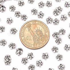 アンティークシルバーのチベットの銀5花びらの花ビーズキャップメッキ  鉛フリー＆カドミウムフリー  約6.5mm長  6.5 mm幅  厚さ2mm  穴：2mm&nbsp;X-LFH10006Y