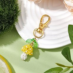 アクリルの葉のペンダント飾りが付いた手作りのガラスの種キノコ  合金製回転式ロブスター クロウ クラスプ バッグ飾り用チャーム  きいろ  63mm&nbsp;HJEW-MZ00104-02