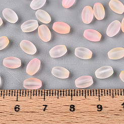 すりガラスのシードビーズ  ツートン  丸い穴  オーバル  桃パフ  6.5x4~4.5mm  穴：1~1.2mm  約2586個/ポンド&nbsp;SEED-N008-05A