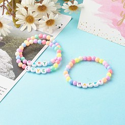 子供のための不透明なアクリルビーズストレッチブレスレットセット  赤ちゃんと愛と幸せという言葉で  カラフル  内径：1-3/4インチ（4.5cm）  3個/セット&nbsp;BJEW-JB06589