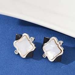 304ステンレススチールラインストーンスタッドピアス  プラスチック製の模造シェル付き  正方形  ステンレス鋼色  20x22mm&nbsp;EJEW-Z089-05P