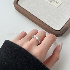 変色防止ラウンドシェルパールカフリング  ロジウムメッキ 925 スターリングシルバー 女性用オープンリング  プラチナ  調整可能&nbsp;RJEW-Q813-05P