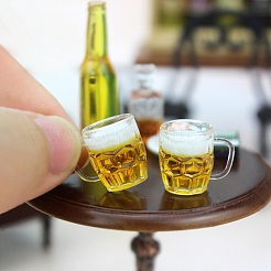ミニ樹脂ビールカップ  イミテーションアイスキューブ付き  ミニチュア装飾品  マイクロランドスケープガーデンドールハウスアクセサリー  小道具の装飾のふりをする  ゴールド  11.7x14.5mm&nbsp;LS-BOTT-PW0002-113