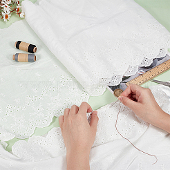 3ヤードの綿リボン  刺繍入りの花のレーストリム  ホワイト  13-7/8インチ（352mm）&nbsp;OCOR-BC0007-43