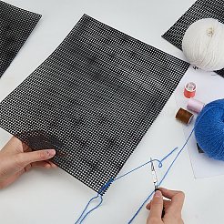 PEメッシュキャンバスシート  DIYクラフト用ニットカップマット  ブックマーク  ティッシュボックス  長方形  ブラック  33.2x25.3x0.12cm  穴：3x3mm  約5枚/セット&nbsp;DIY-WH0496-60