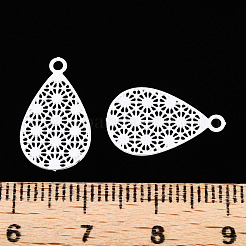 Spray Painted 430 Stainless Steel Filigree Pendants&nbsp;STAS-WH0047-78L