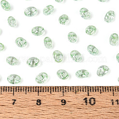 透明色光沢ガラスシードビーズ  オーバル  2穴  薄緑  3~4.5x5~6x2.5~3mm  穴：1~1.2mm  約6080個/ポンド&nbsp;SEED-N008-09D