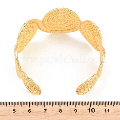 女性のための真鍮製のカフバングル  スパイラル  カドミウムフリー＆鉛フリー  長持ちメッキ  ラックめっき  18KGP本金メッキ  内径：2.24x2.09インチ（5.7x5.3cm）&nbsp;BJEW-P397-02G