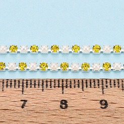 鉄ラインストーンカップチェーン  アブソリュートプラスチック模造パール  スプールで  銀  ゴールド  2.5x2x2mm  約10ヤード/ロール&nbsp;CH-N005-02H
