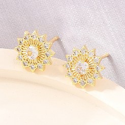 真鍮製 マイクロパヴェ キュービックジルコニア スタッドピアス 女性用  花  カドミウムフリー＆鉛フリー  長持ちメッキ  ラックめっき  18KGP本金メッキ  透明  9mm&nbsp;KK-A305-04G-02