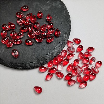 透明ガラスビーズ  ティアドロップ  レッド  8.5x5.5x5.5mm  穴：1mm&nbsp;GLAA-TAC0025-05E-1
