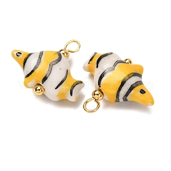 手作りの磁器のペンダント  熱帯魚チャーム  手描き  ファミーユは磁器バラ  真鍮パーツ  18KGP本金メッキ  きいろ  18~19x19~21x7~8mm  穴：2~2x2.5~3mm&nbsp;PR-CBAC347-08J