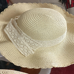 3ヤードのフラットフローラルコットンレースリボン  花レーストリム  服飾材料  厚紙ディスプレイカード1枚付き。  アンティークホワイト  2-3/8~2-1/2インチ（60~62mm）&nbsp;OCOR-LP0002-38