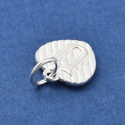 大文字のチャームが付いたスターリングシルバーのハート 925 個  丸カン付き  シルバーカラー  U字  11.5x10.5x1.5mm  穴：4mm&nbsp;STER-S009-13U-S