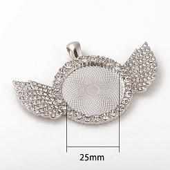 合金のペンダントカボションセッティング  クリスタルラインストーン付き  翼付きのフラットラウンド  プラチナ  トレイ：25mm  41x60x3mm  穴：3.5x5.5mm&nbsp;ALRI-WH0005-11P