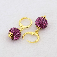 ダングリング丸いボール樹脂のラインストーンのピアス  金メッキ真鍮レバーバックフープピアスセッティング  フクシア  30mm  ピン：1mm&nbsp;LS-EJEW-J080-23G