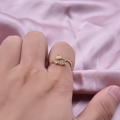 女性のためのファッショナブルな 304 ステンレススチール リーフ オープン カフ リング  ゴールドカラー  内径：17mm  トレイ：3mm&nbsp;LS-PT1678-2