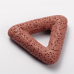 合成溶岩石の大きな三角形のペンダント  染め  鮭色  51x56x11mm  穴：18x20mm&nbsp;G-O025-04E