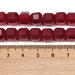 天然石ホワイトジェイドビーズ連売り  ファセットテーブルカットキューブビーズ  染め  暗赤色  7.5~8x8x8mm  穴：1mm  約37個/連  11.81''（30センチメートル）&nbsp;G-D343-A01-02
