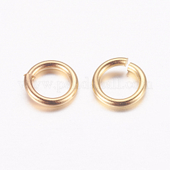 真鍮のこぎりで切断し、丸カンを切り開きます。  カドミウムフリー＆鉛フリー  ゴールドカラー  5x0.8mm  20ゲージ  内径：3.4mm  穴：3mm  約8928個/500g&nbsp;KK-M165-5mm-03G-RS