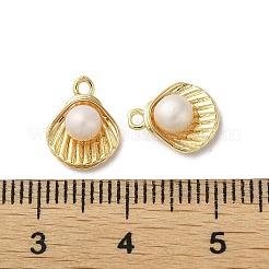 真鍮製チャーム  ABS模造パールビーズ付き  貝殻の形のチャーム  18KGP本金メッキ  10.5x8.5x4.5mm  穴：1mm&nbsp;X-KK-F872-05G