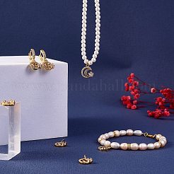 真鍮マイクロパヴェクリアキュービックジルコニアペンダント  長持ちメッキ  月＆星  18KGP本金メッキ  16x14x3.5mm  穴：3mm  10個/箱&nbsp;ZIRC-SZ0003-93