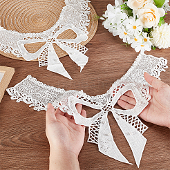 蝶結びの花柄レースの襟  アップリケエッジを縫うネックライントリム服  プラスチック模造真珠付き  ホワイト  300x370x1mm&nbsp;DIY-WH0656-28
