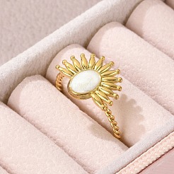 女性用フラワー 304 ステンレススチール エナメル オープン カフ リング  ゴールドカラー  ホワイト  花：13x15mm  内径: 調節可能&nbsp;RJEW-G338-15G-01