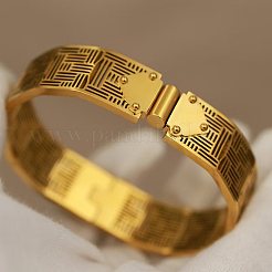 304ステンレススチール製、中空幾何学模様ヒンジ付きカフバングル（女性用）  ゴールドカラー  内径：2.36x2.09インチ（6x5.3cm）&nbsp;WG16A84-01
