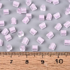 FgbグレードAフロストガラスシードビーズ  三角形  暗闇で光る  中央染め  スミレ  3.5x3.5x3.5mm  穴：1.2~1.4mm  約7500個/ポンド&nbsp;SEED-Q040-04A-06