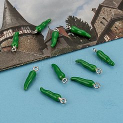 真鍮製エナメルペンダント  豊饒の角  イタリアの角cornicello  プラチナ  グリーン  20x5mm&nbsp;PALLOY-H003-2