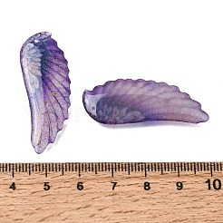 光り蓄光透明なエポキシ樹脂製ペンダント  花柄の天使の羽の形をしたチャーム  キラキラのスパンコールと金箔付き  暗闇で光る  青紫色  39x14.5x3.5mm  穴：1mm&nbsp;RE-CBAE738-01C