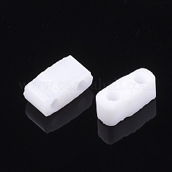 2穴不透明ガラスシードビーズ  長方形  ホワイト  4.5~5.5x2x2~2.5mm  穴：0.5~0.8mm&nbsp;SEED-S023-05B