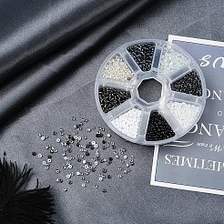 8スタイル8/0ガラスラウンドシードビーズ  不透明な色とシルバーで裏打ちされた丸い穴とセイロンと透明な内側の色とトランスの丸い穴のビーズ  小さなクラフトビーズ  DIYのジュエリーには  ミックスカラー  3~4x2~3mm  穴：0.8~1mm  約2240~2400個/箱&nbsp;SEED-YW0001-38B