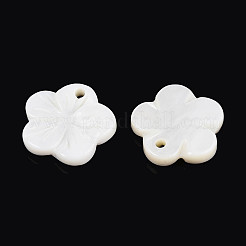 天然淡水貝の彫刻された花のチャーム  貝殻色  14~15x14.5~15x2.5~3mm  穴：1.6mm&nbsp;SHEL-N038-10