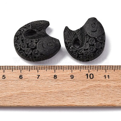 シナバービーズ  彫刻が施された漆器  魚  ブラック  25.5x29.5x8.5mm  穴：2mm&nbsp;CARL-K001-22B-1