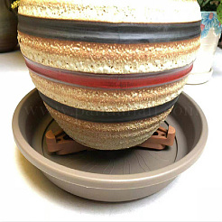 プラスチック製の植物のトリベット植木鉢はサポートします  三角形  屋内/屋外の鉢植え用  シエナ  67.5x26.5x21.5mm  12個/袋&nbsp;AJEW-WH0258-189