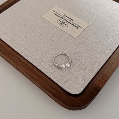 変色防止ラウンドシェルパールカフリング  ロジウムメッキ 925 スターリングシルバー 女性用オープンリング  プラチナ  調整可能&nbsp;RJEW-Q813-05P