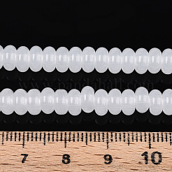模造ヒスイのガラスビーズ  ロンデル  ホワイトスモーク  6~6.5x3mm  穴：1mm  約103~118個/連  14.57~14.96インチ（37~38cm）&nbsp;GLAA-ZX008-6mm-17A