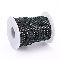 304ステンレススチールラインストーンストラスチェーン  スプールで  ラインストーンカップチェーン  ステンレス鋼色  エメラルド  3x3x2.7mm  約32.8フィート（10m）/ロール。&nbsp;STAS-T055-03P-A