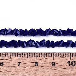オペークガラスビーズ連売り  三角形  多面カット  ダークブルー  3~3.5x4~4.5x4~4.5mm  穴：0.8mm  約121~131個/連  14.37~15.35インチ（36.5~39cm）&nbsp;GLAA-N019-4mm-20