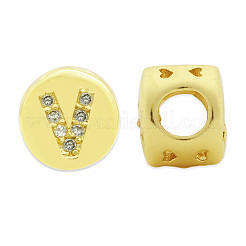 真鍮マイクロペーブクリアキュービックジルコニアビーズ  アルファベット付きフラットラウンド  文字.v  7.5x6.5mm  穴：3.5mm  3個/袋&nbsp;KK-T030-LA843-VX3
