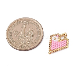 ビーズのハートチャーム  織機模様のガラスシードビーズペンダント  パールピンク  19x15x1.7mm  穴：3mm&nbsp;PALLOY-MZ01147-03