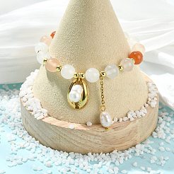 天然の金色のシルク翡翠の丸いビーズのストレッチブレスレット  304ステンレススチールと天然パールのチャームブレスレット  ゴールドカラー  カウリシェル  内径：2.40インチ（6.1cm）&nbsp;BJEW-JB14145-03