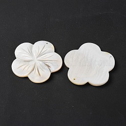 天然淡水貝の彫刻ペンダント  5枚の花びらのフラワーチャーム  貝殻色  39x40x4mm  穴：1.5mm&nbsp;BSHE-S304-14