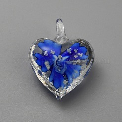 ガラスチャーム  花のチャーム付きハート  ブルー  27x21x11mm  穴：5.5x5.9mm&nbsp;GLAA-WH0036-21A