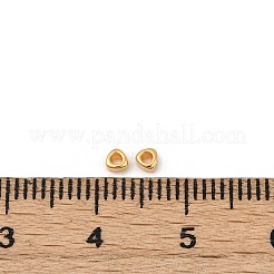 真鍮製スペーサービーズ  三角形  18KGP本金メッキ  2.5x2.5x1.3mm  穴：1mm&nbsp;KK-D375-12G-01