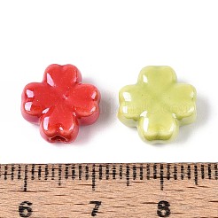 手作りの陶器ビーズ  4葉のクローバー  光沢釉の磁器  ミックスカラー  11.5~12x11.5~12x5.5~6mm  穴：1.8~2mm&nbsp;PORC-Z001-01-01