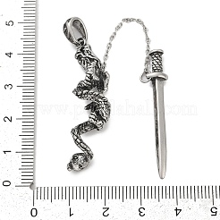 316サージカルステンレススチール製ビッグペンダント  剣のチャームを持つドラゴン  アンティークシルバー  113.5mm  穴：4.5x5.5mm&nbsp;STAS-D304-20AS